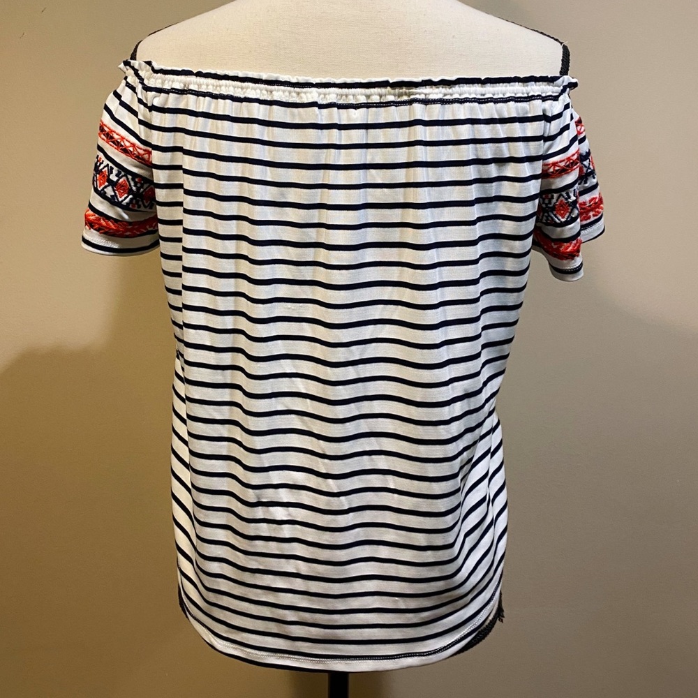 THML Mirah Off The Shoulder Embroidered Top - Picture 6 of 9